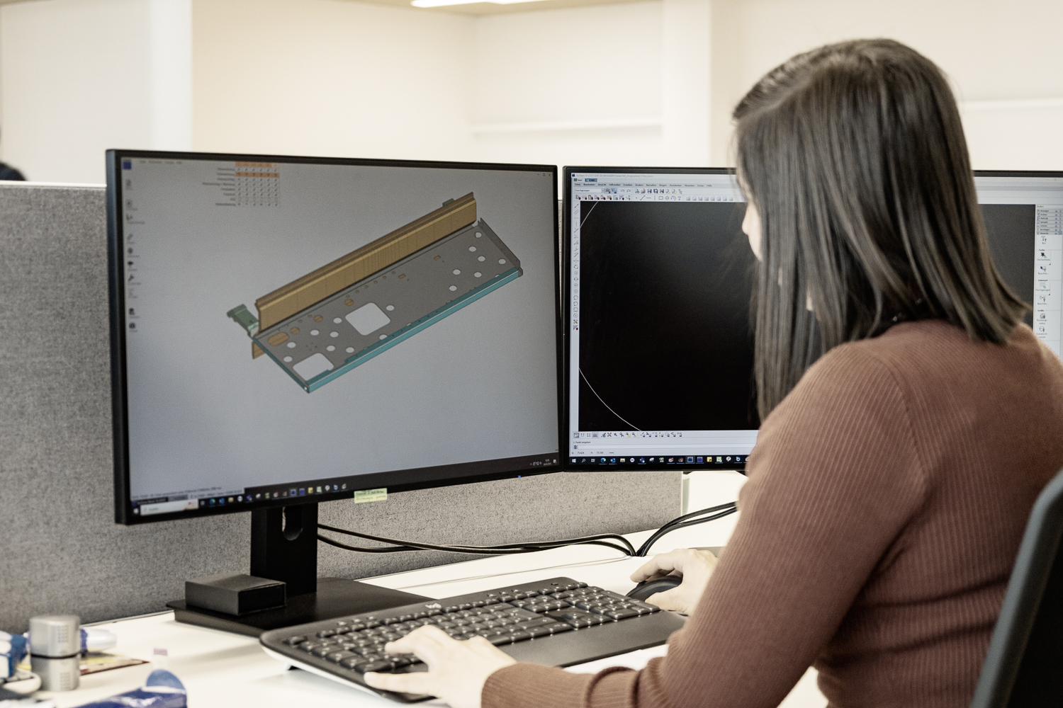 Metallprojekte von Anfang bis Ende. Effizient, kostenorientiert und flexibel. Mit der modernen Einrichtung und Ausstattung macht die Produktionsplanung und Konstruktion nicht nur Spaß, sondern ist auch immer flexibel und individuell anpassbar. Alles in der Blechbearbeitung aus einer Hand.